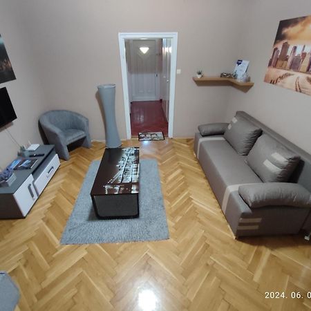 Startpont Apartman ペーチ エクステリア 写真