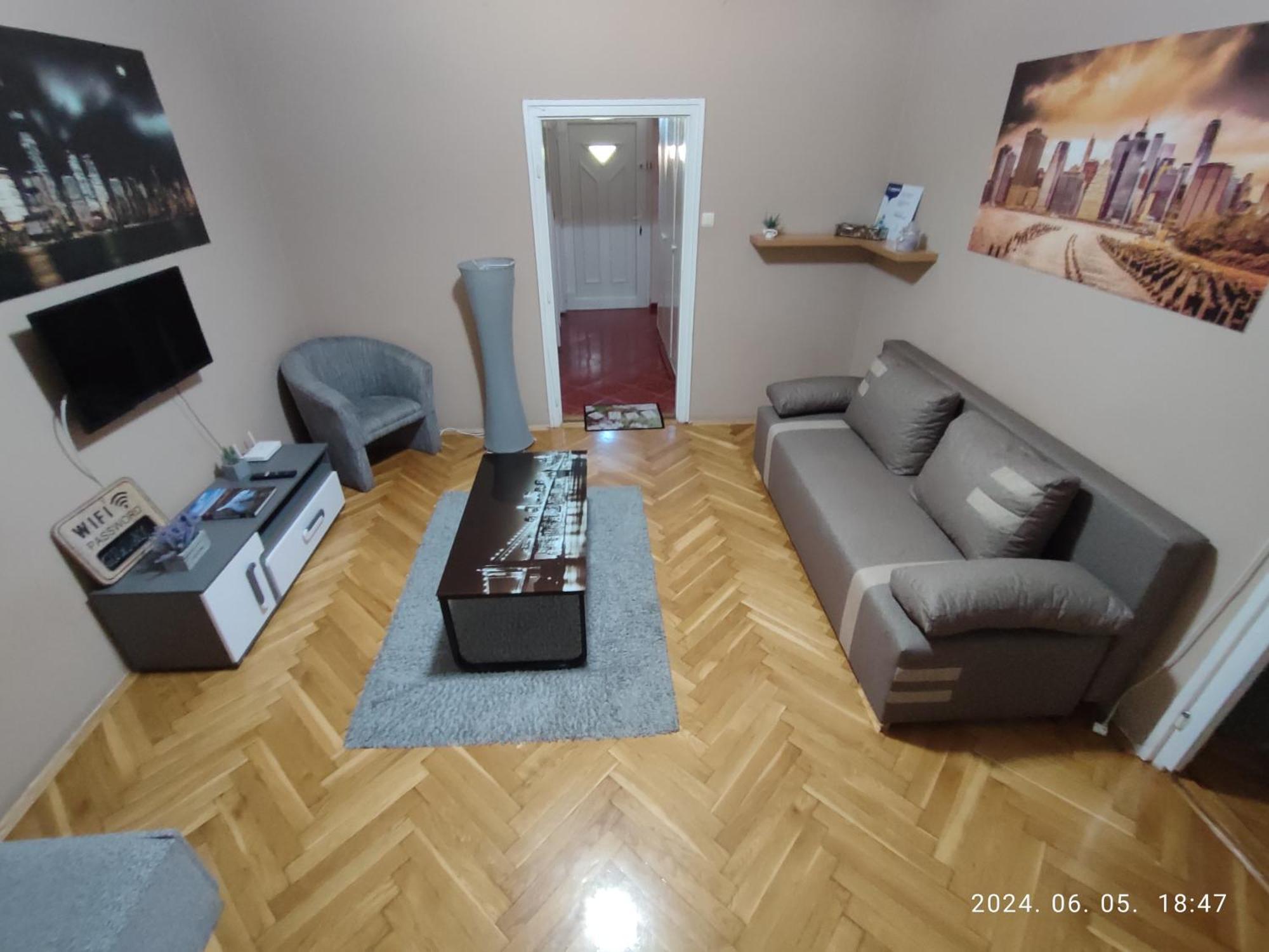 Startpont Apartman ペーチ エクステリア 写真