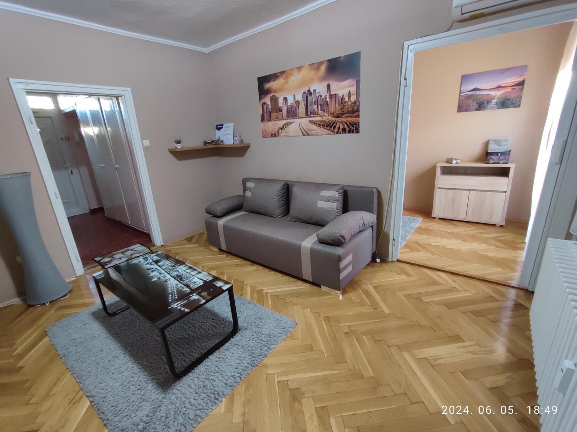 Startpont Apartman ペーチ エクステリア 写真