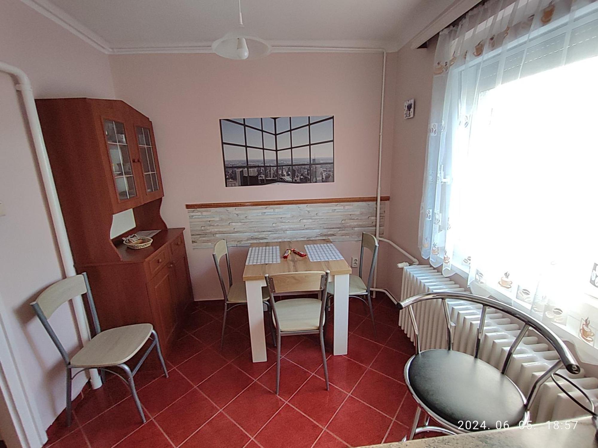 Startpont Apartman ペーチ エクステリア 写真
